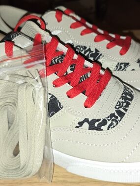 AIRWALK MEN'S SHOE SIZE 10.5 KHAKI/RED SKATE/CASUAL/BRAND NEW IDEAL CONFORT